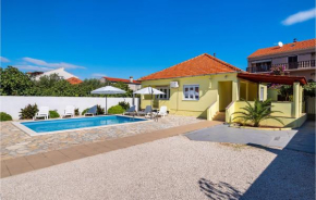 Cozy Home In Sukosan With Outdoor Swimming Pool